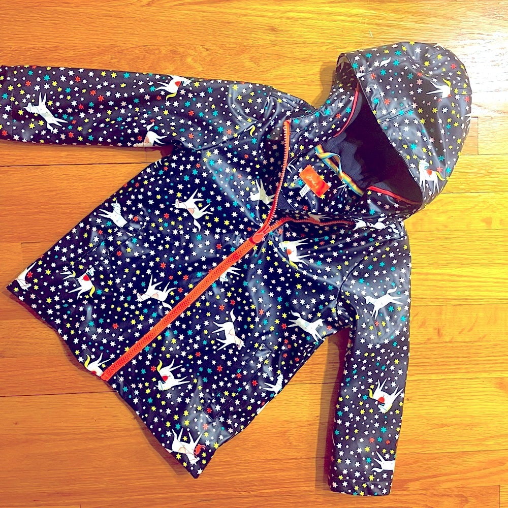 Joules kids rain jacket in size 5. It’s in like-new condition.